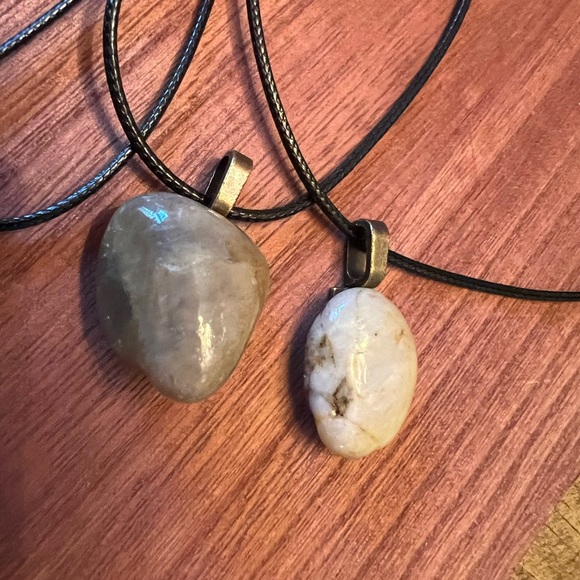 Handmade lot of Four Beautiful Stone Necklaces! - Picture 3 of 3